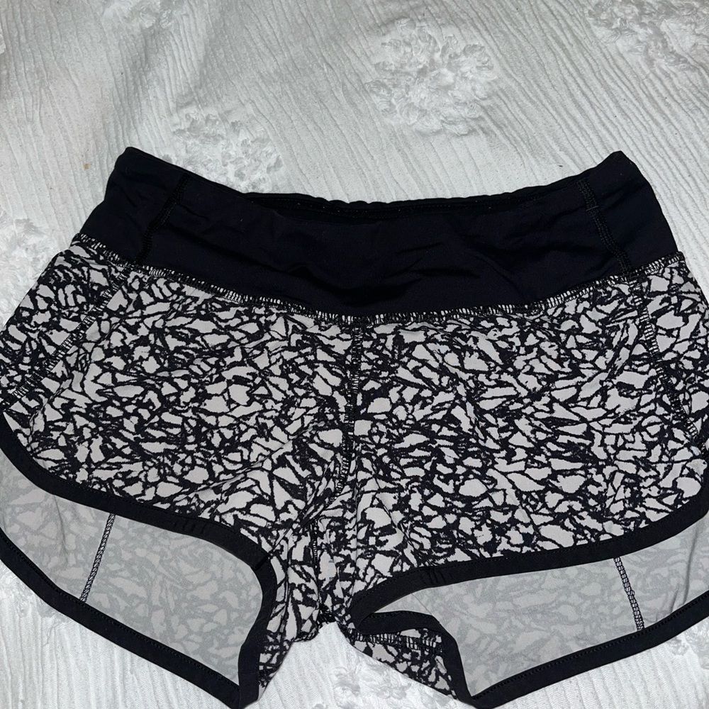 Black and white pattern lululemon shorts size 2